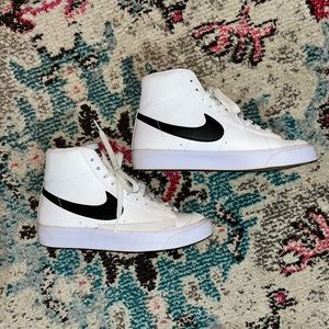 Nike Blazer Mid 77 perfect condition